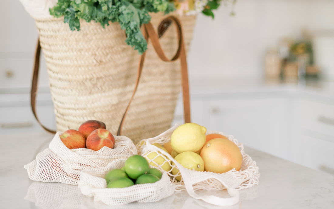 basket with food 